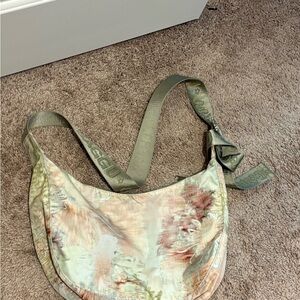 Collina Strada Medium Crescent BAGGU